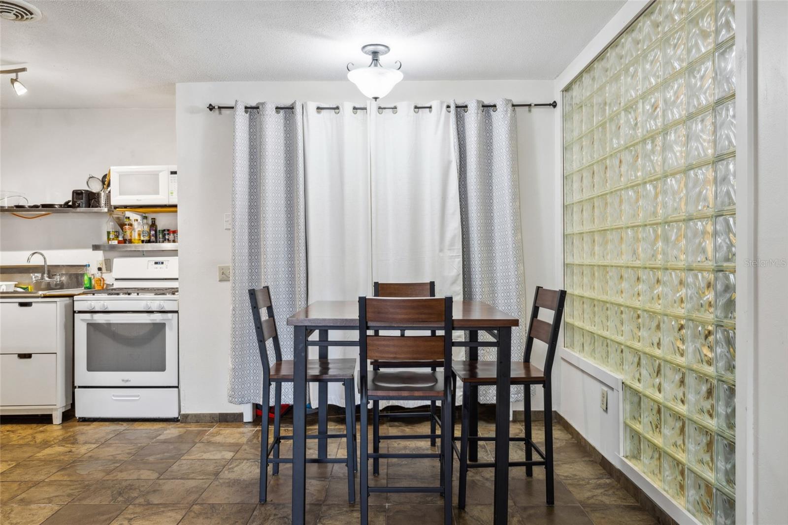 Image 5 of 13 For 1700 16th Court M2