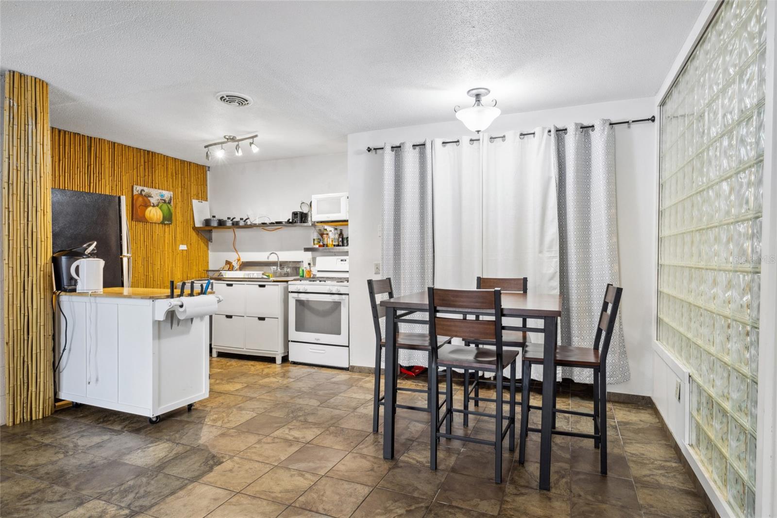 Image 6 of 13 For 1700 16th Court M2