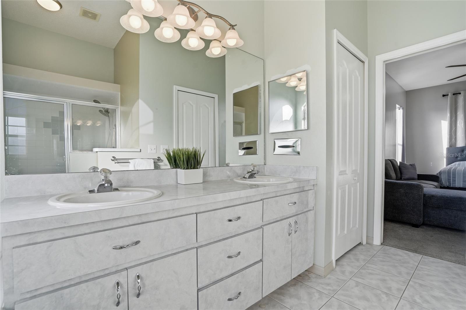 Image 19 of 40 For 11372 Patch Street