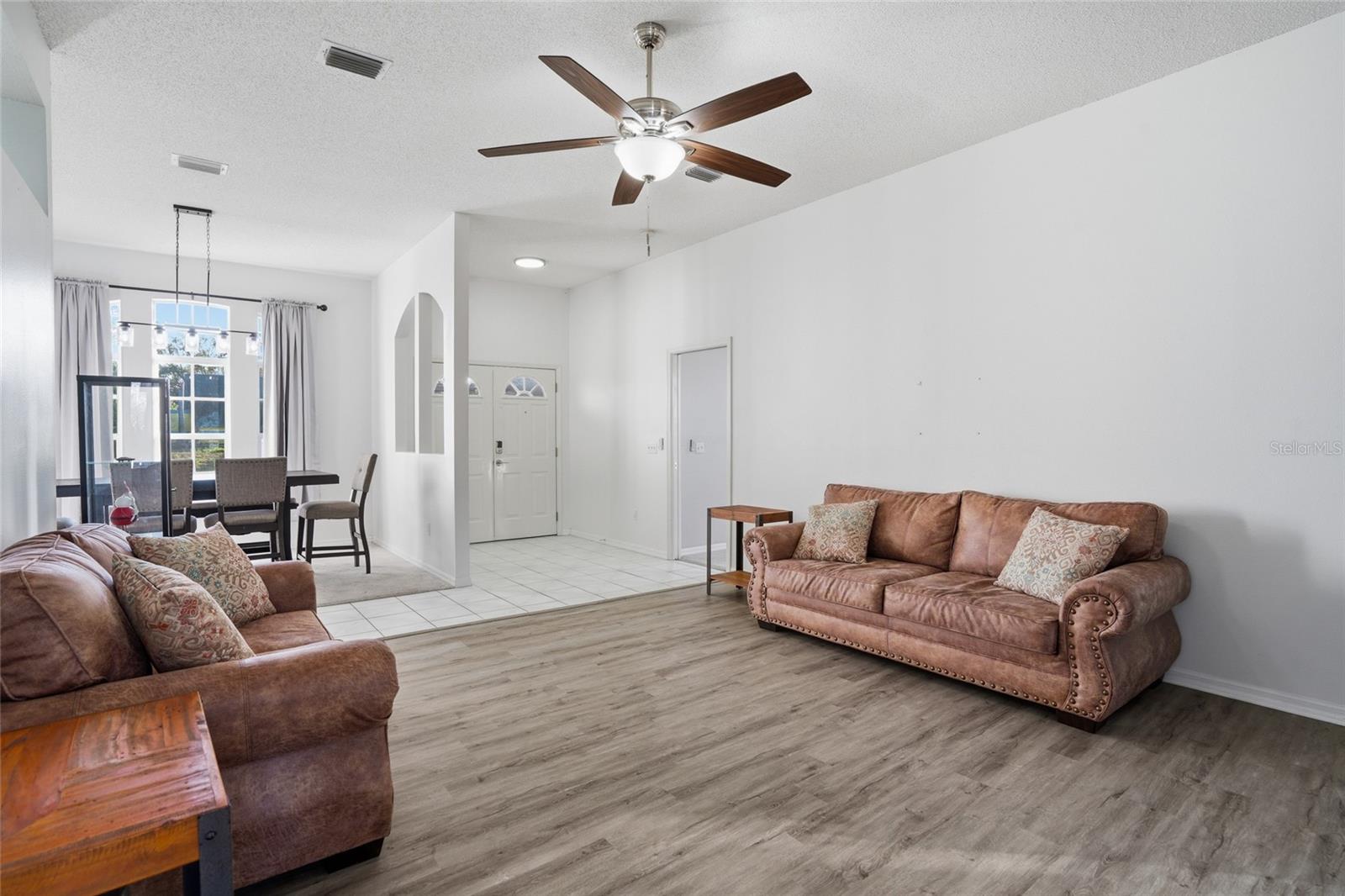 Image 6 of 40 For 11372 Patch Street