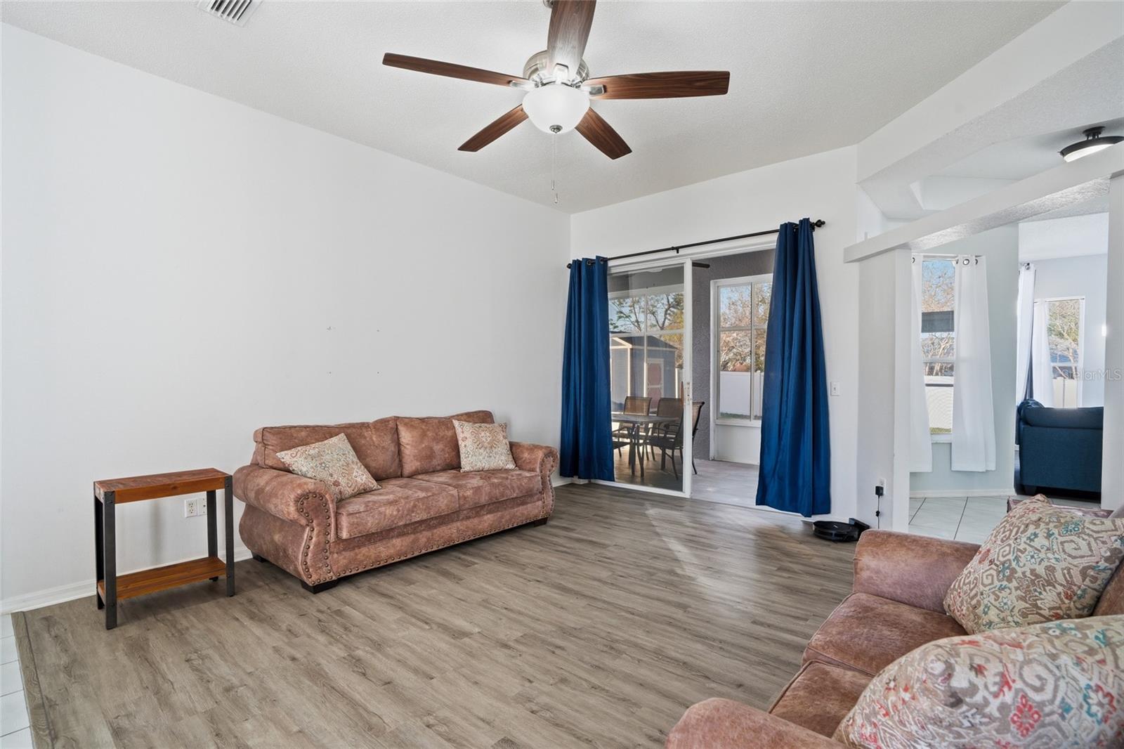 Image 7 of 40 For 11372 Patch Street