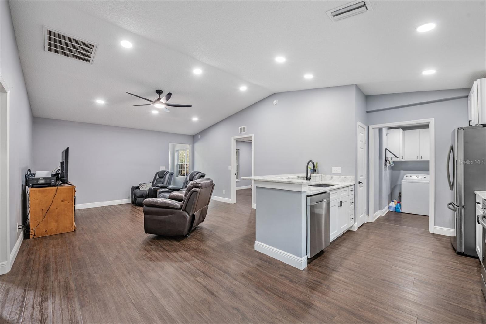 Listing photo id 10 for 2125 Lanier Road