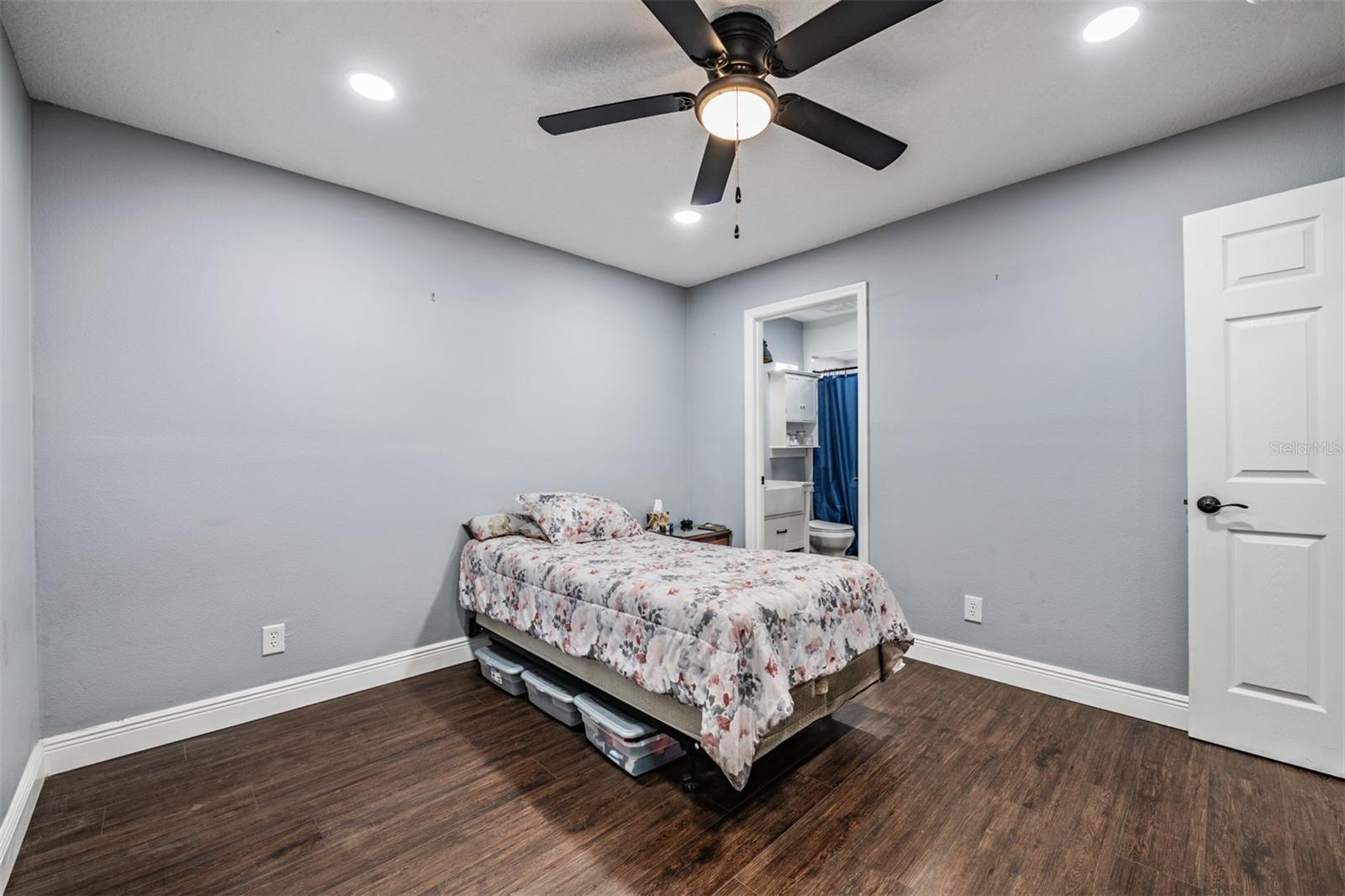 Listing photo id 16 for 2125 Lanier Road