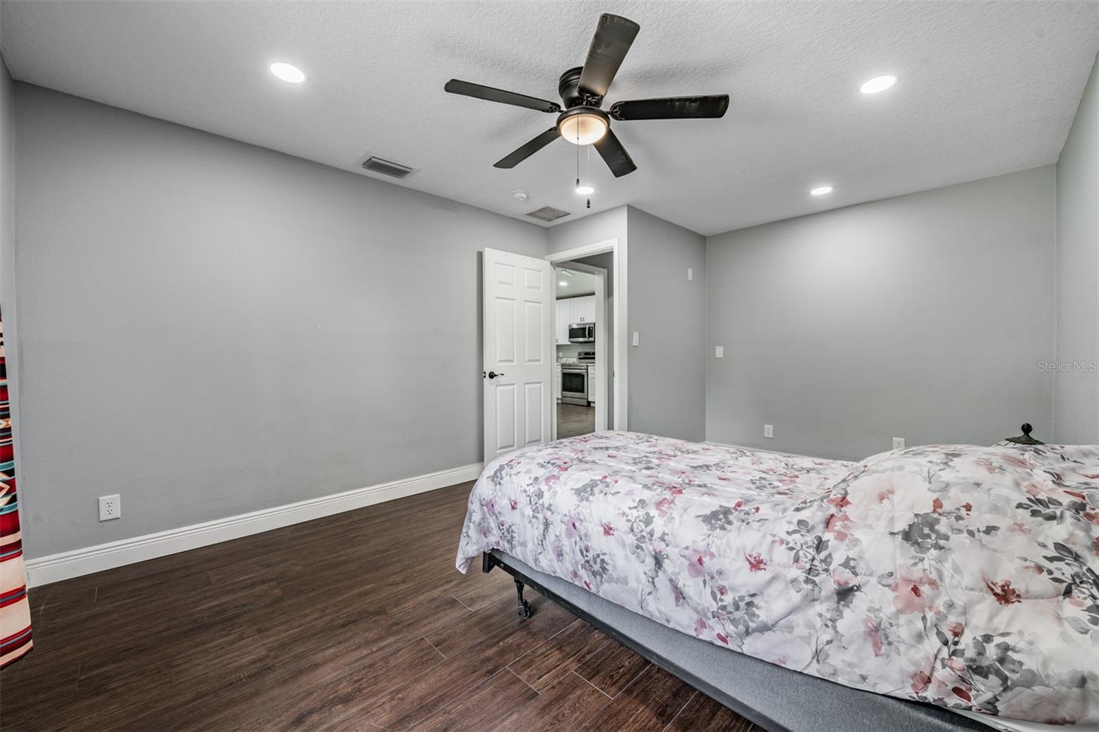 Listing photo id 22 for 2125 Lanier Road