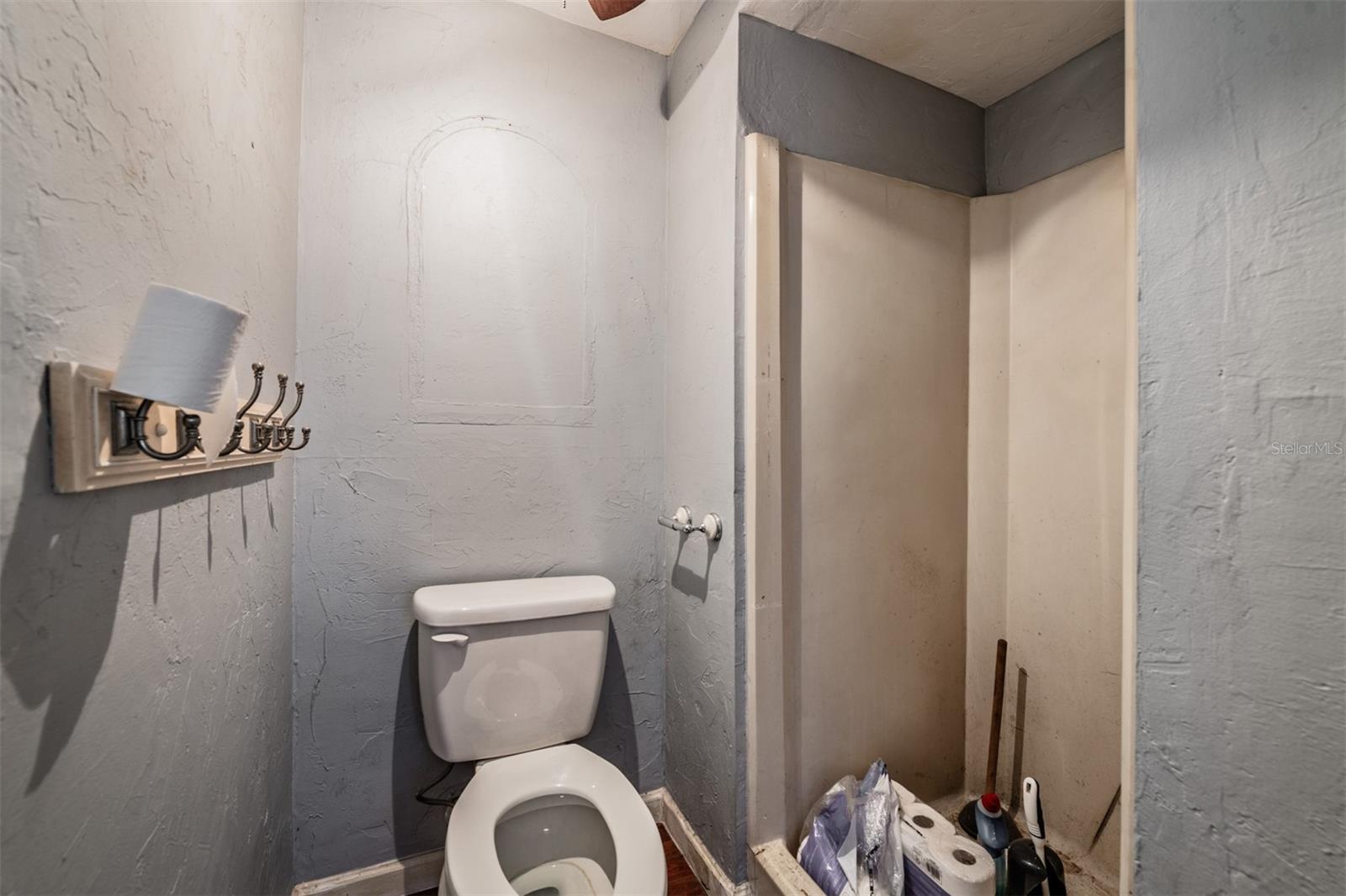 Listing photo id 49 for 2125 Lanier Road