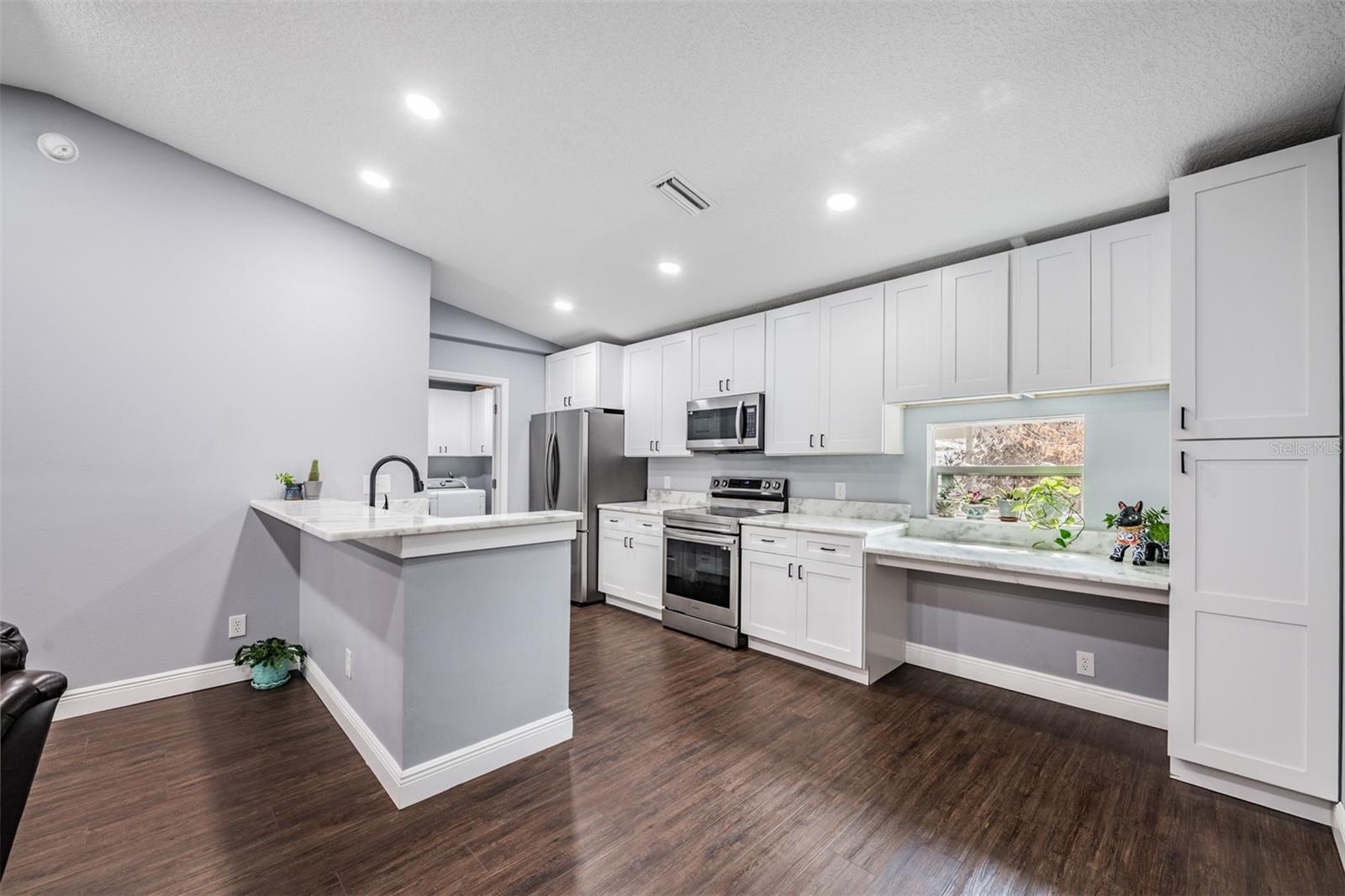 Listing photo id 5 for 2125 Lanier Road