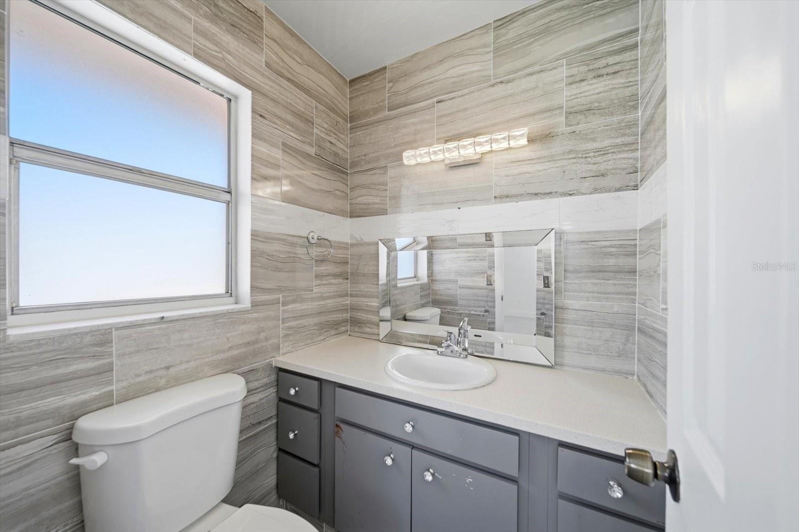 Image 16 of 27 For 262 Monroe Circle N 4201