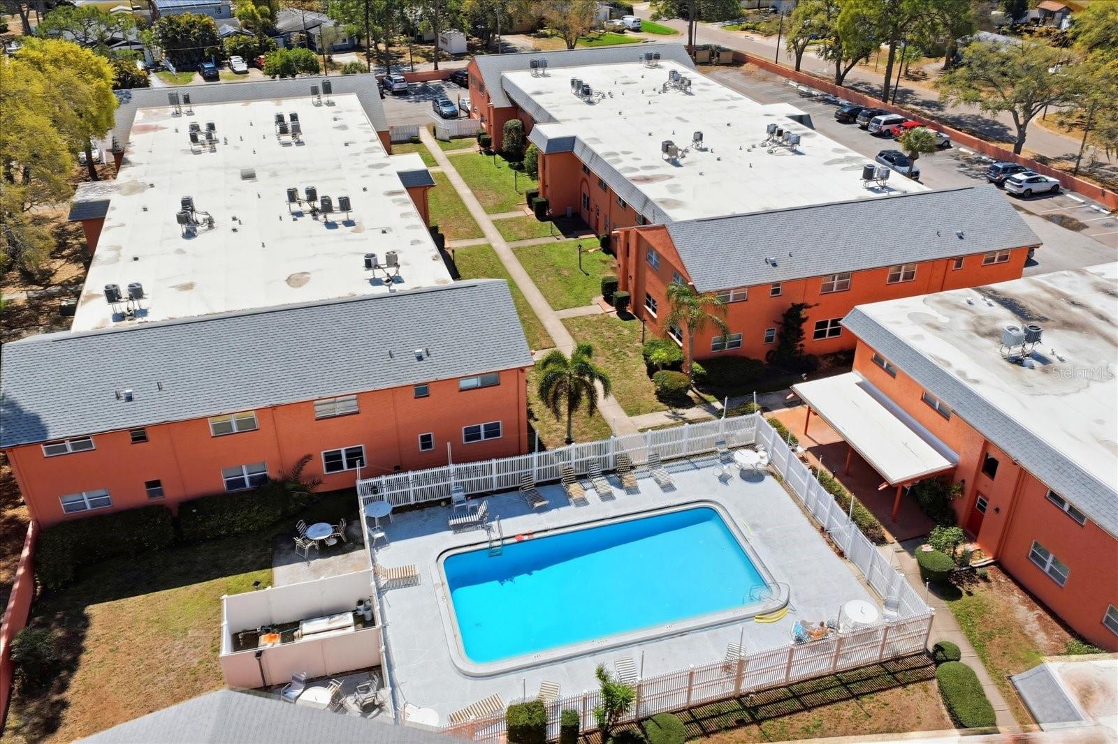 Image 21 of 27 For 262 Monroe Circle N 4201