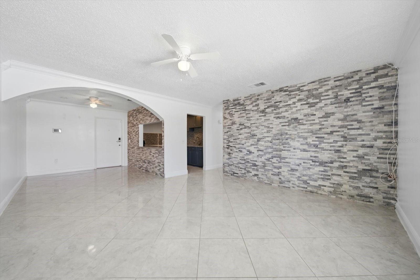 Image 3 of 27 For 262 Monroe Circle N 4201