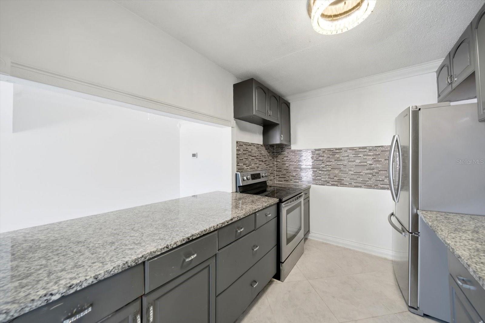 Image 6 of 27 For 262 Monroe Circle N 4201