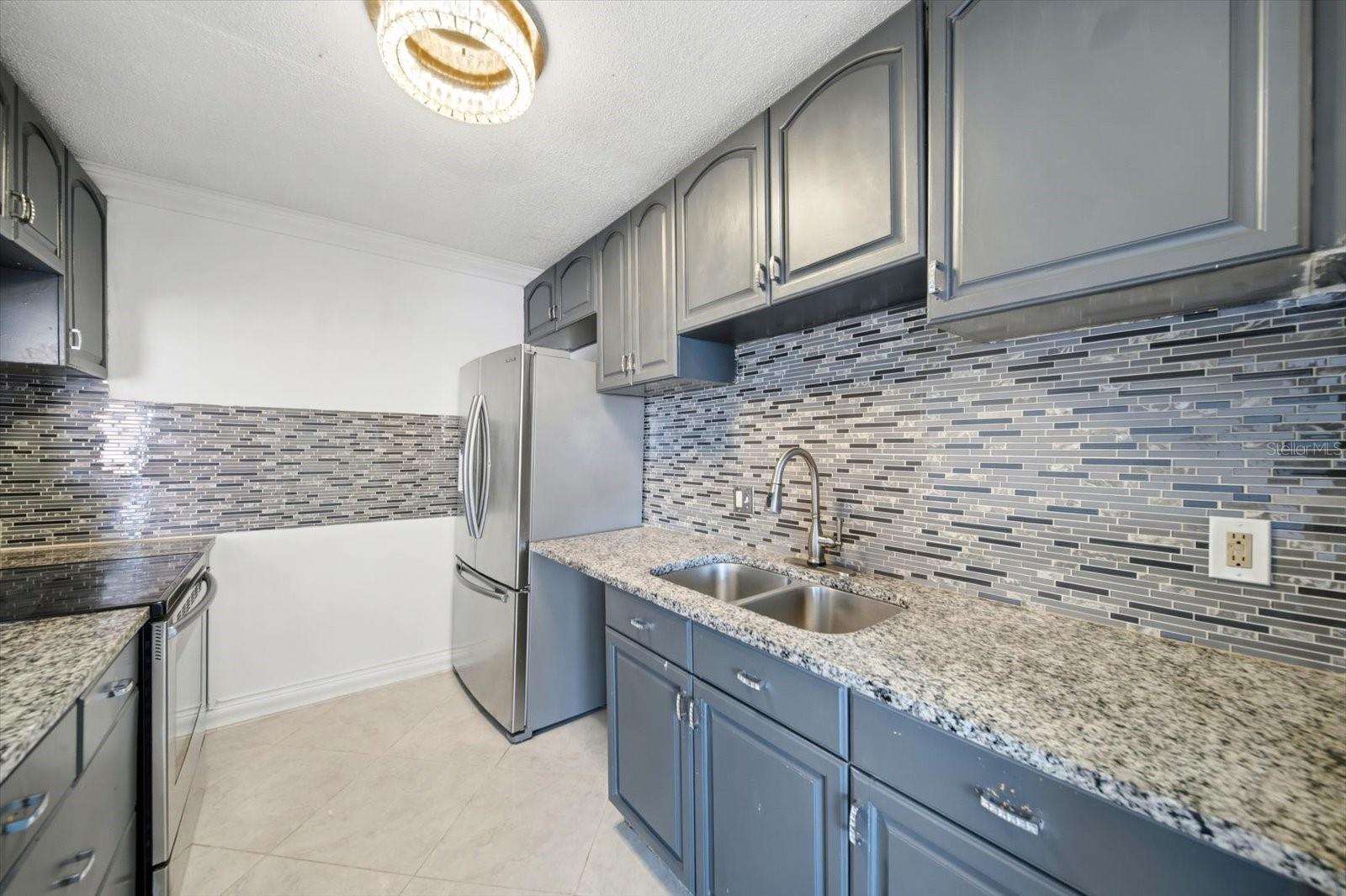 Image 7 of 27 For 262 Monroe Circle N 4201