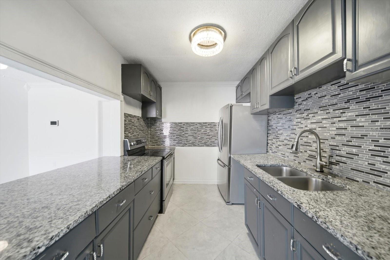 Image 8 of 27 For 262 Monroe Circle N 4201