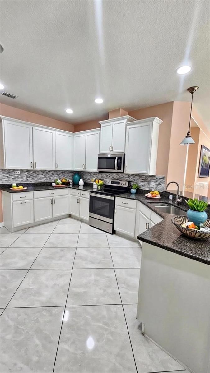 Image 2 of 28 For 11114 Hartford Fern Drive