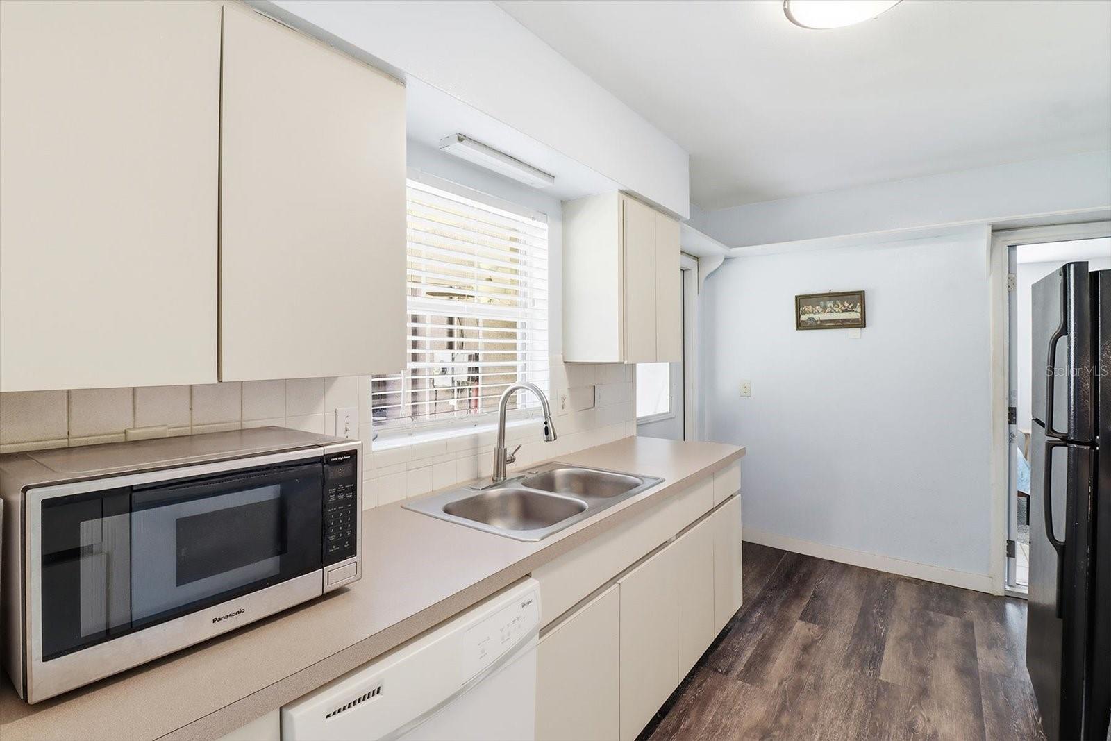 Image 22 of 51 For 9451 Green Bay Lane