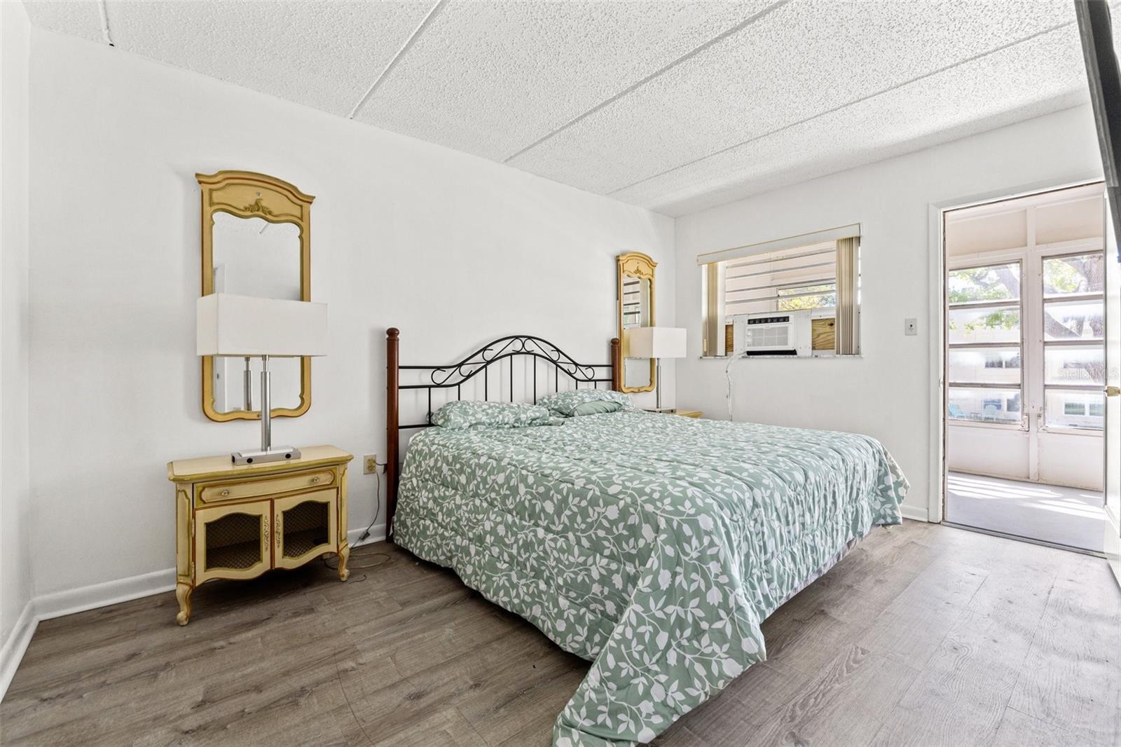 Image 10 of 16 For 11700 Park Boulevard 202