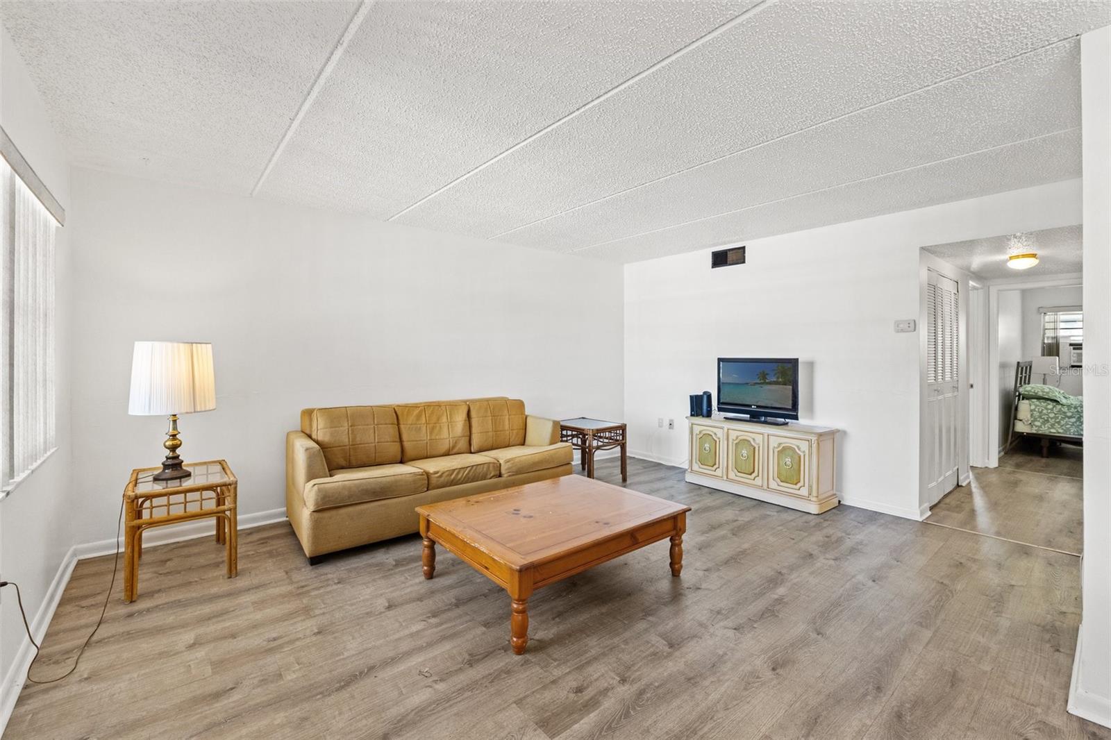 Image 4 of 16 For 11700 Park Boulevard 202