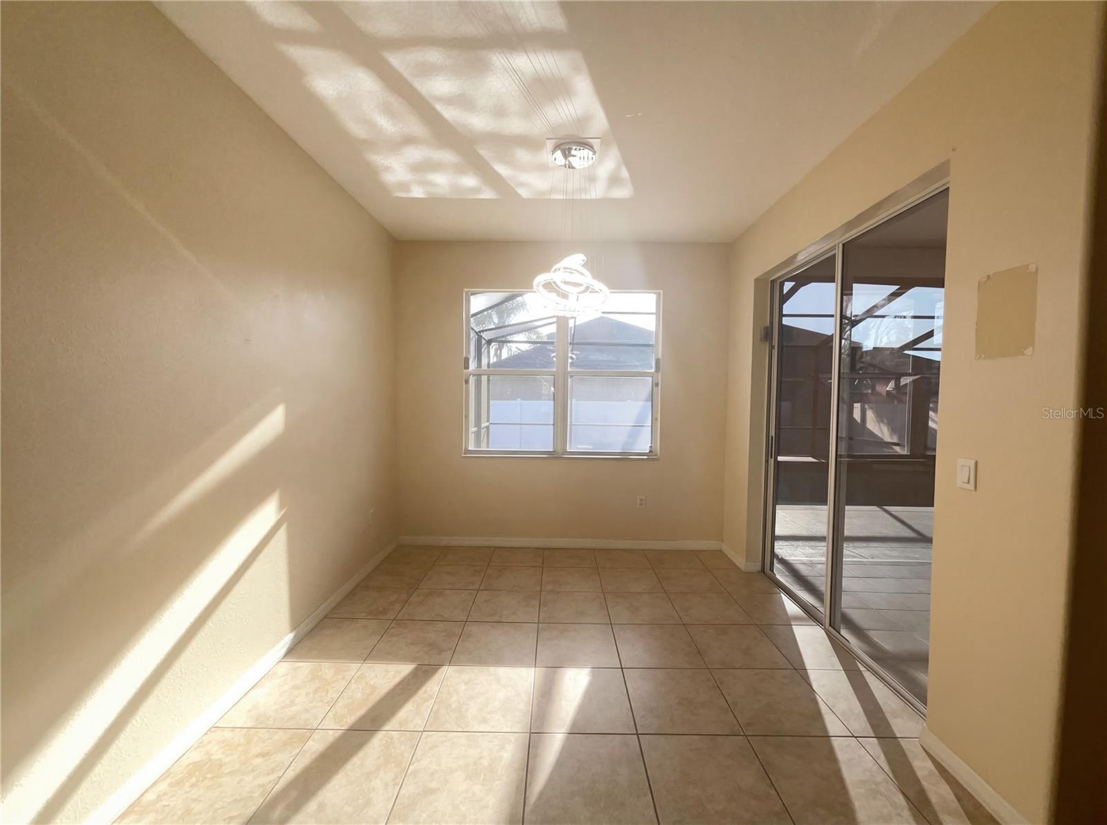 Image 11 of 25 For 2304 Hamlet Circle