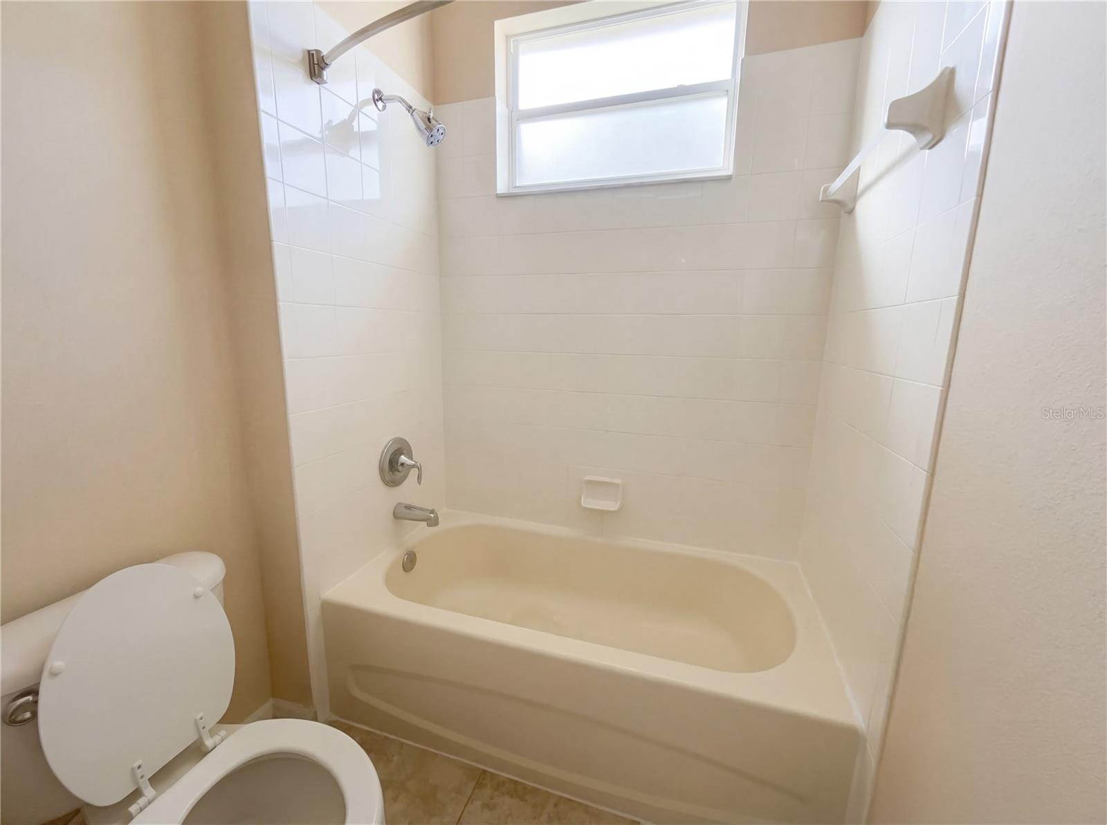 Image 19 of 25 For 2304 Hamlet Circle