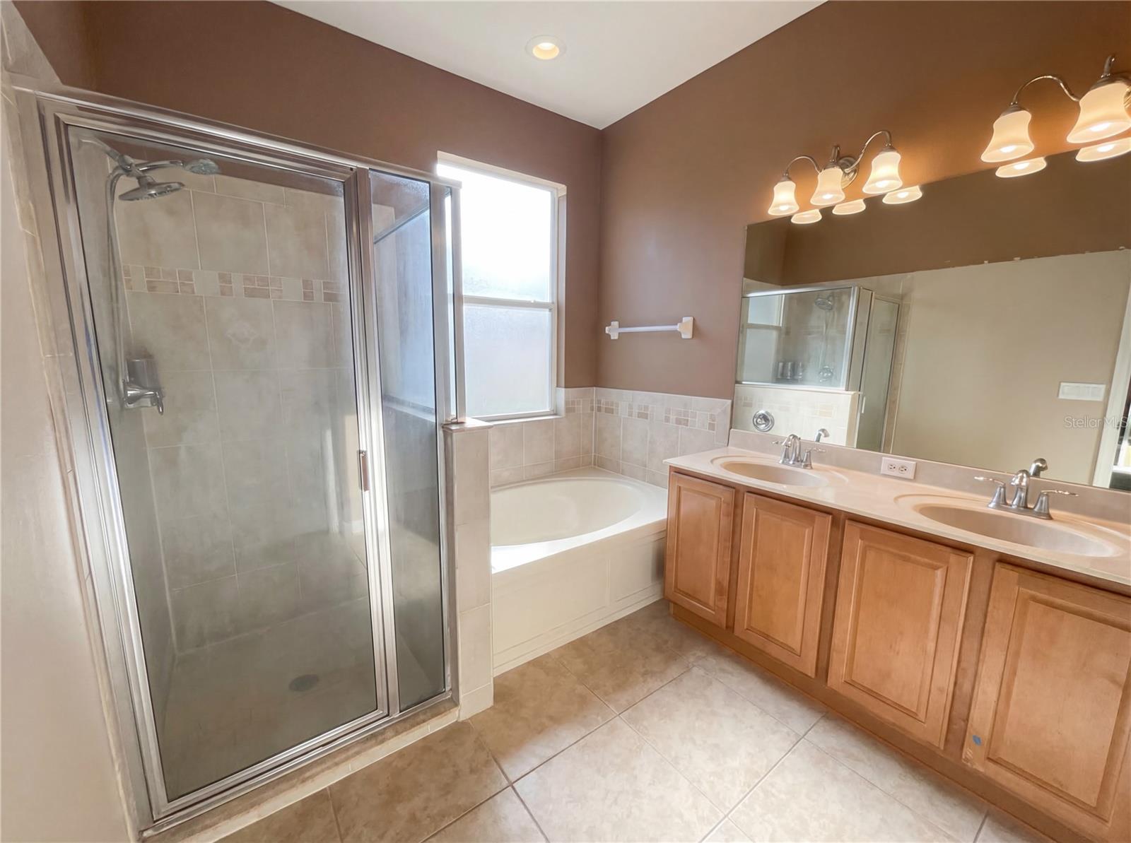 Image 21 of 25 For 2304 Hamlet Circle