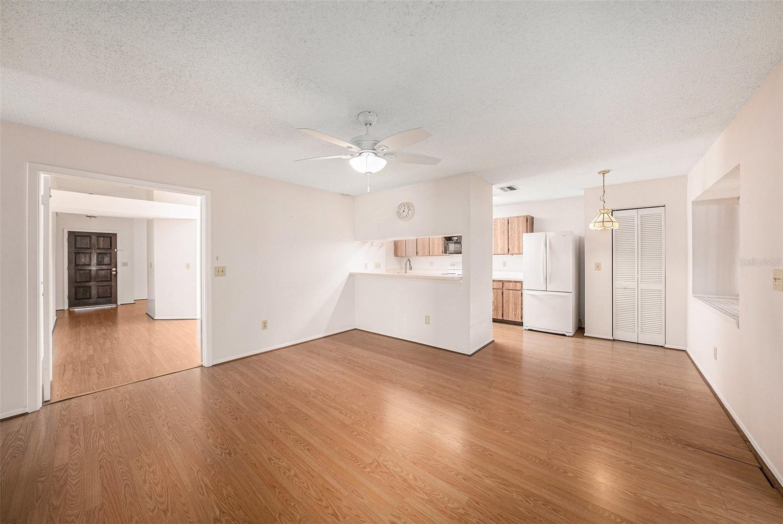 Listing photo id 12 for 7112 Hollowell Drive