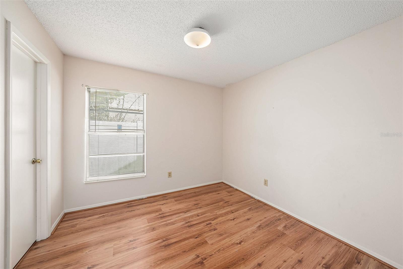 Listing photo id 18 for 7112 Hollowell Drive