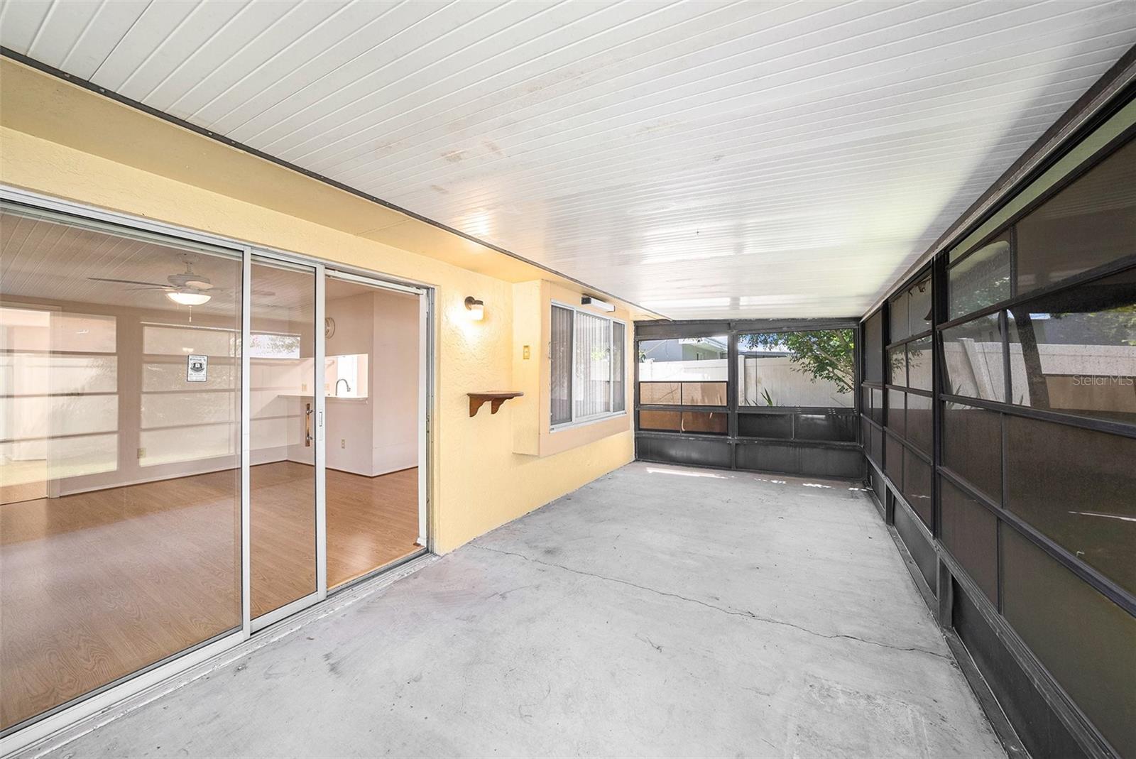 Listing photo id 21 for 7112 Hollowell Drive