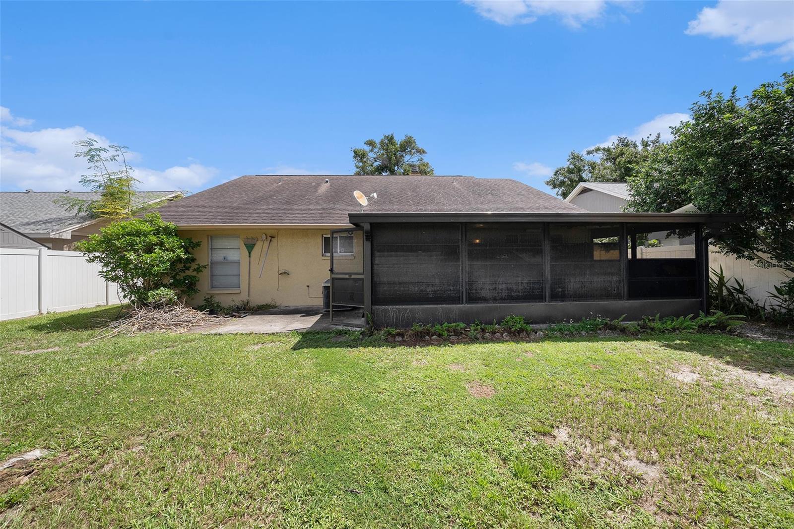 Listing photo id 22 for 7112 Hollowell Drive