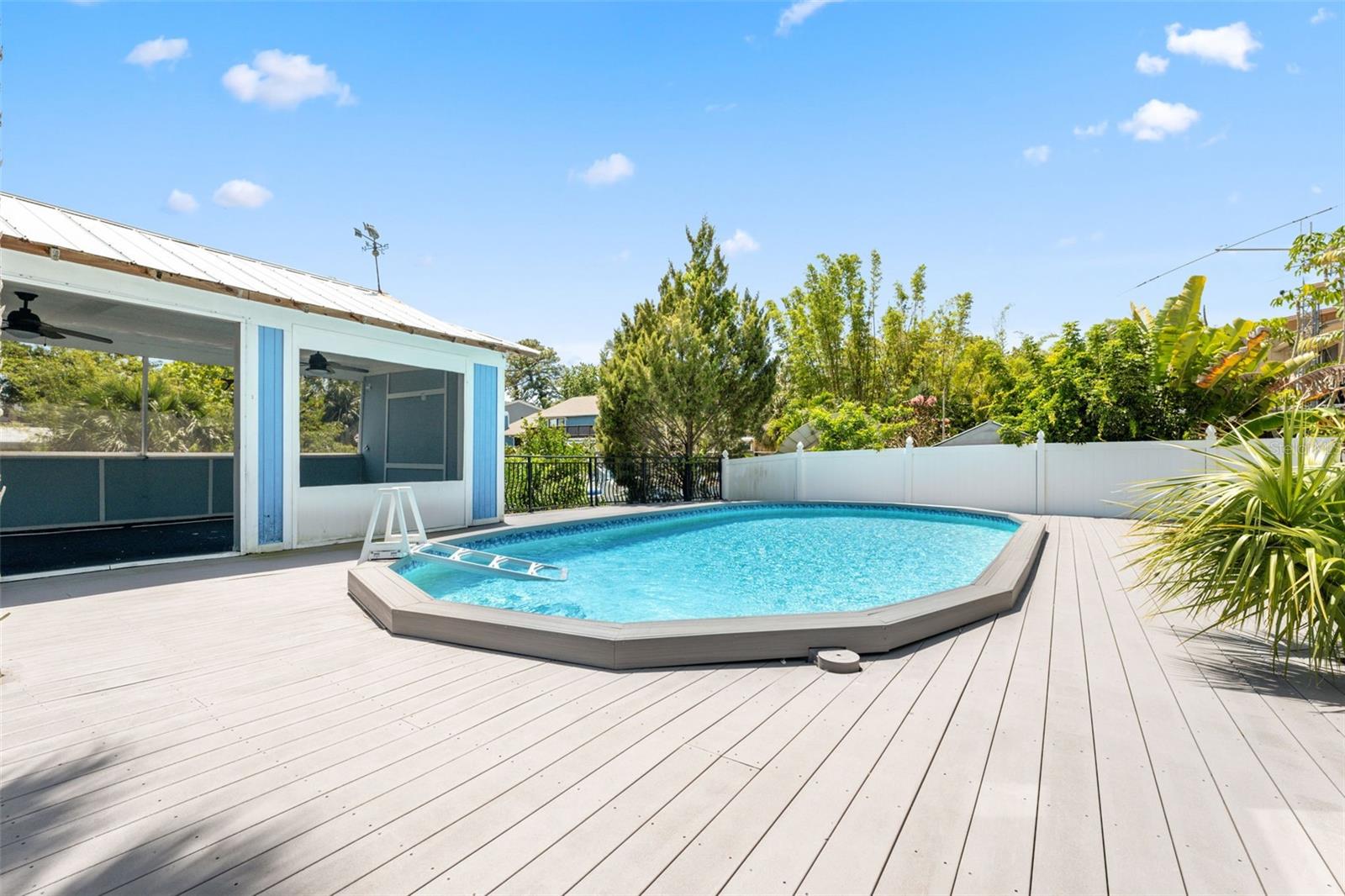 Image 2 of 53 For 428 Klosterman Road W