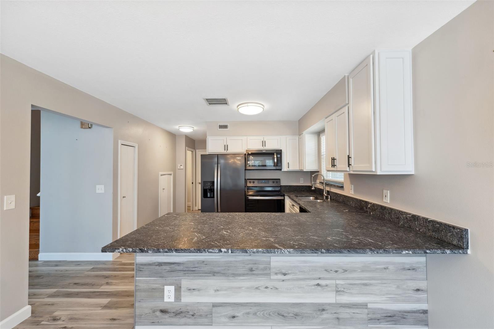 Image 22 of 53 For 428 Klosterman Road W