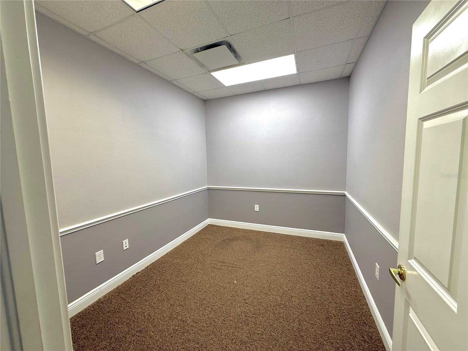 Image 10 of 30 For 1440 Bloomingdale Avenue