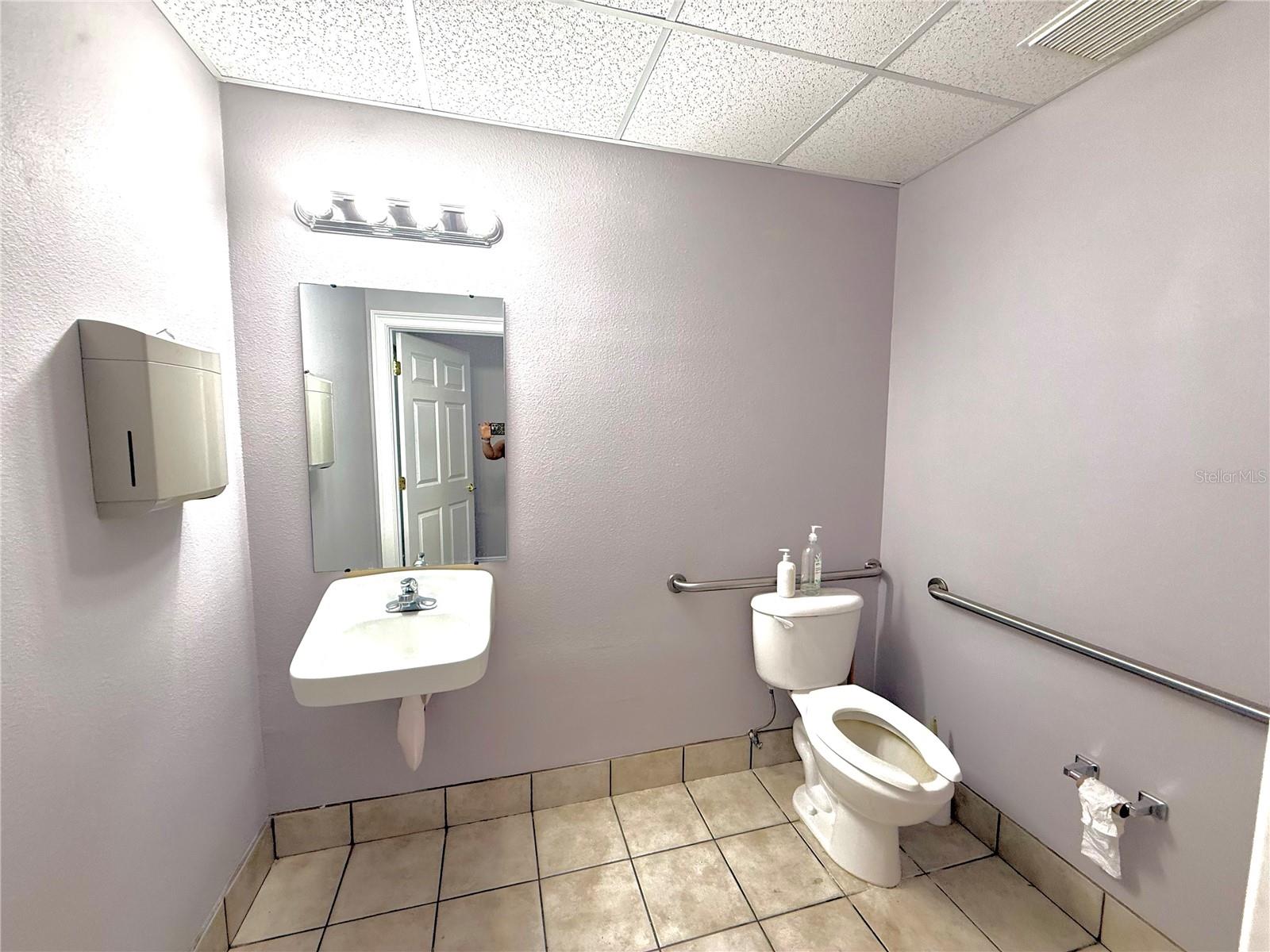 Image 13 of 30 For 1440 Bloomingdale Avenue