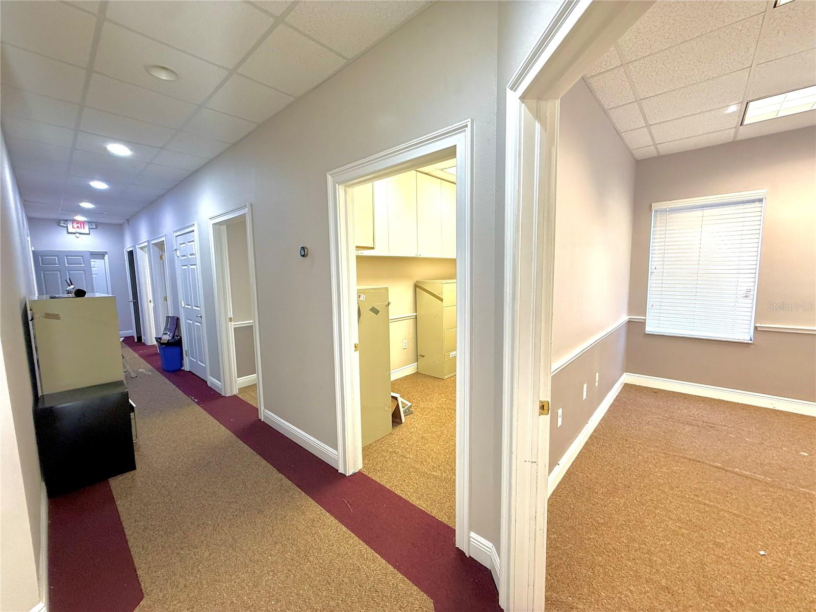 Image 21 of 30 For 1440 Bloomingdale Avenue