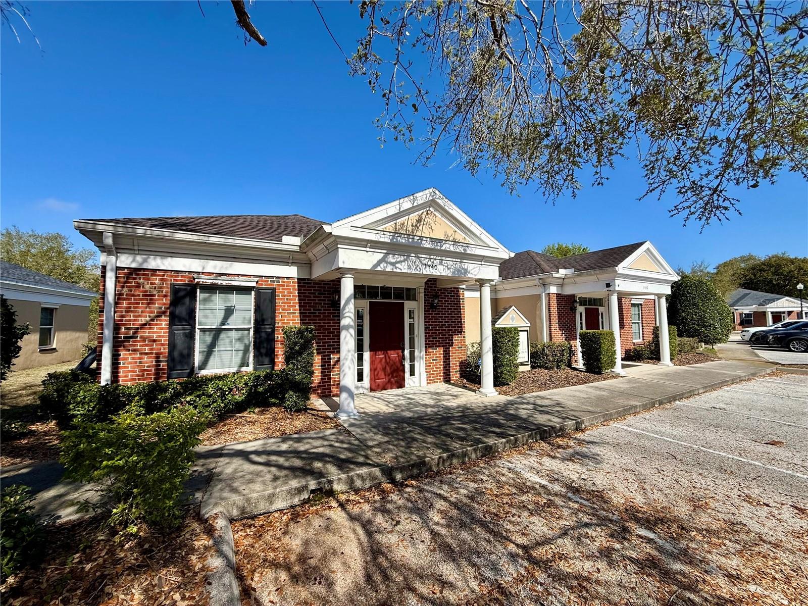 Image 4 of 30 For 1440 Bloomingdale Avenue