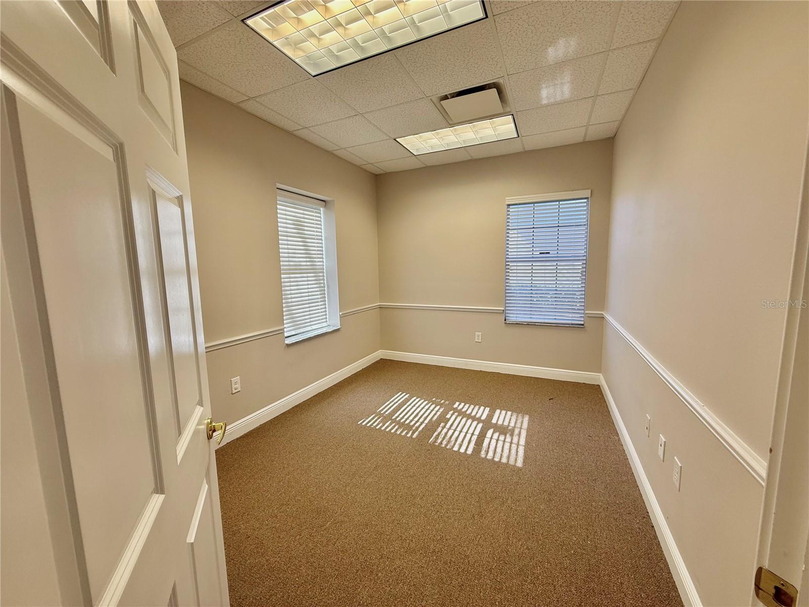 Image 9 of 30 For 1440 Bloomingdale Avenue