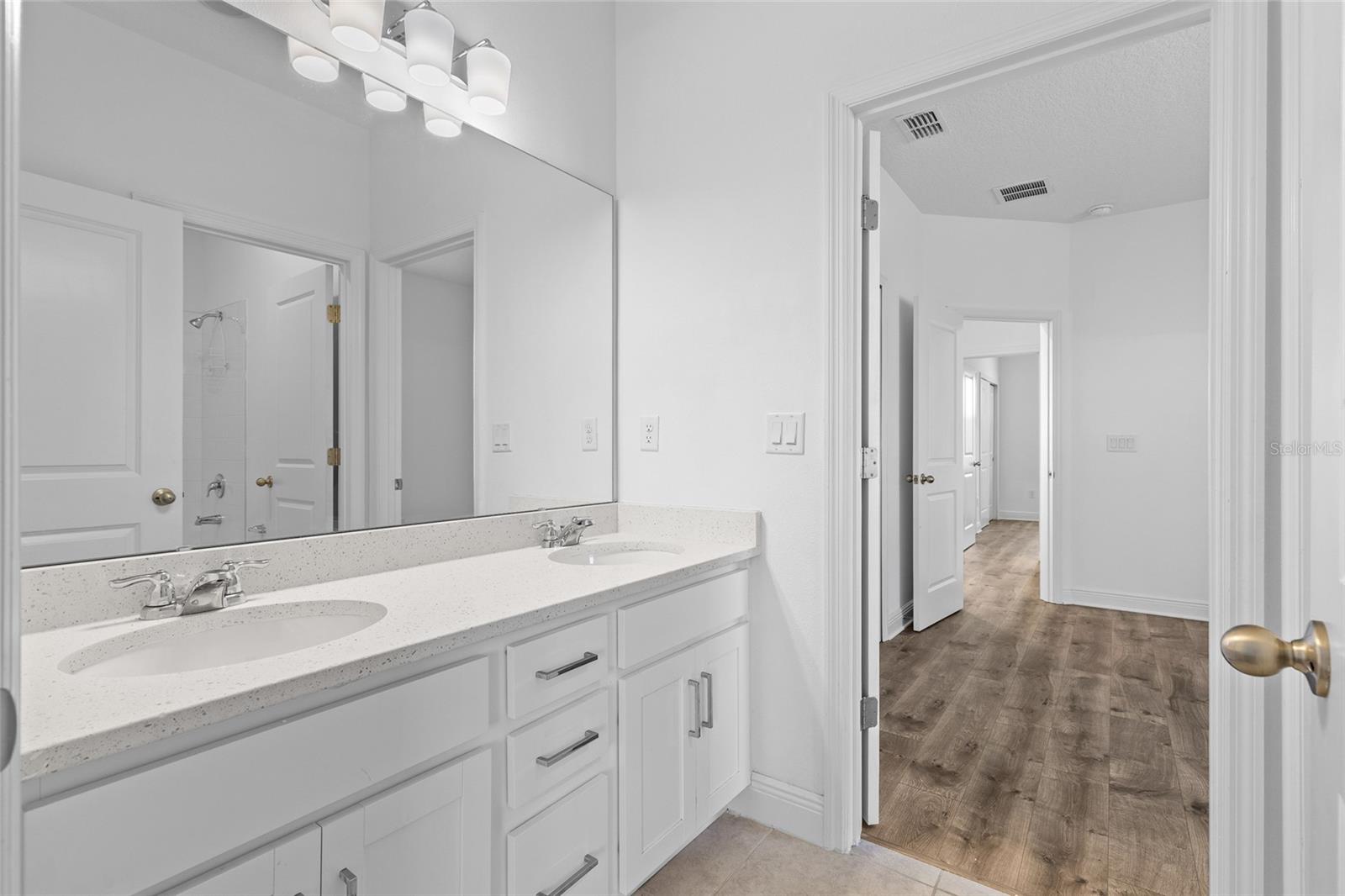 Image 32 of 51 For 6430 Trailblaze Bend