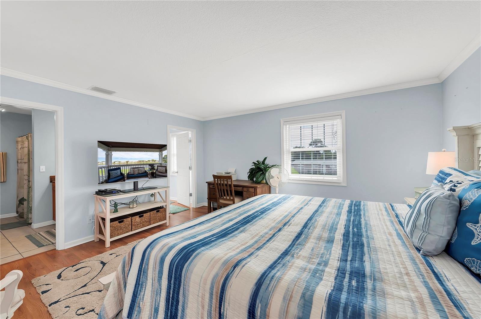 Image 13 of 36 For 237 Seahorse Drive Se H