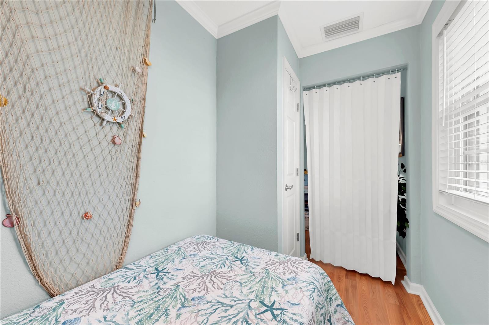 Image 17 of 36 For 237 Seahorse Drive Se H