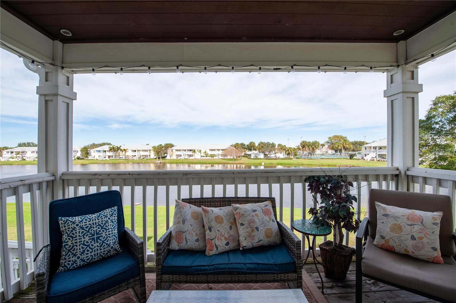 Image 21 of 36 For 237 Seahorse Drive Se H