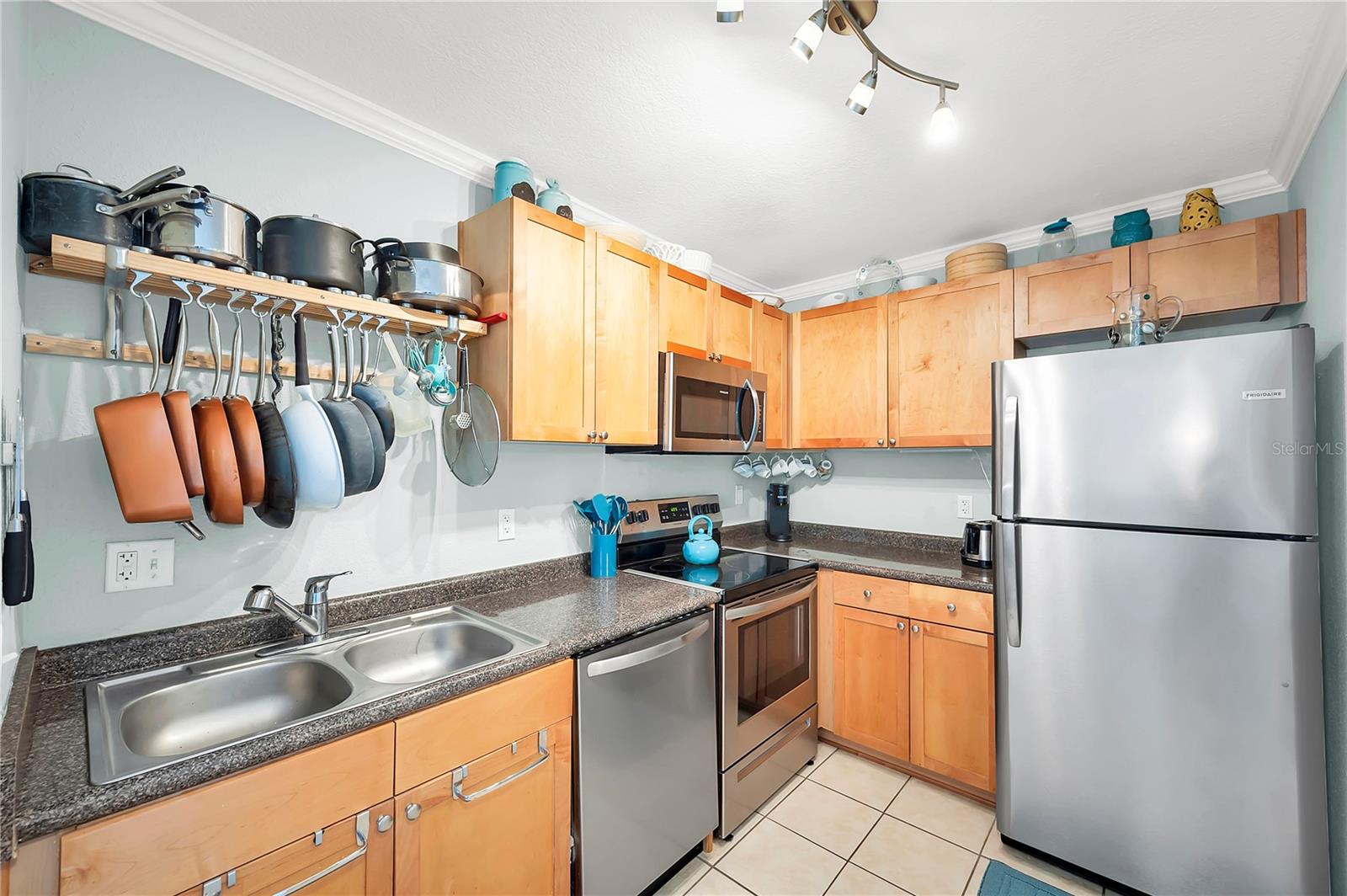 Image 9 of 36 For 237 Seahorse Drive Se H