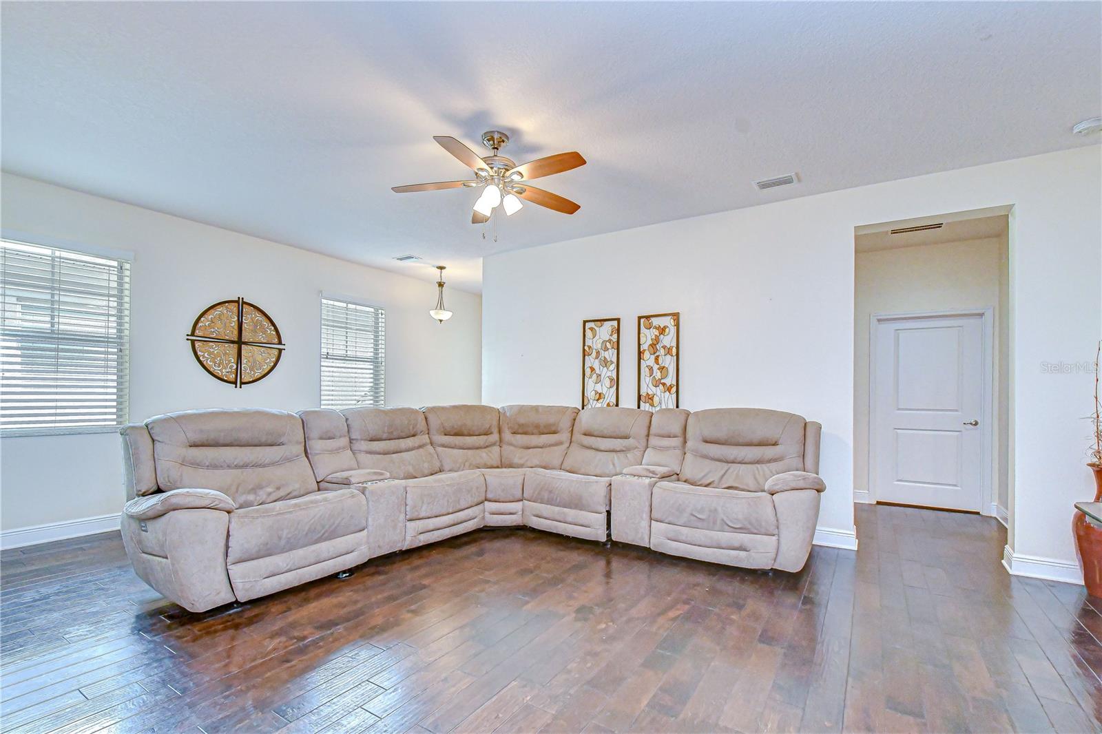 Image 13 of 73 For 11308 Wickersley Place