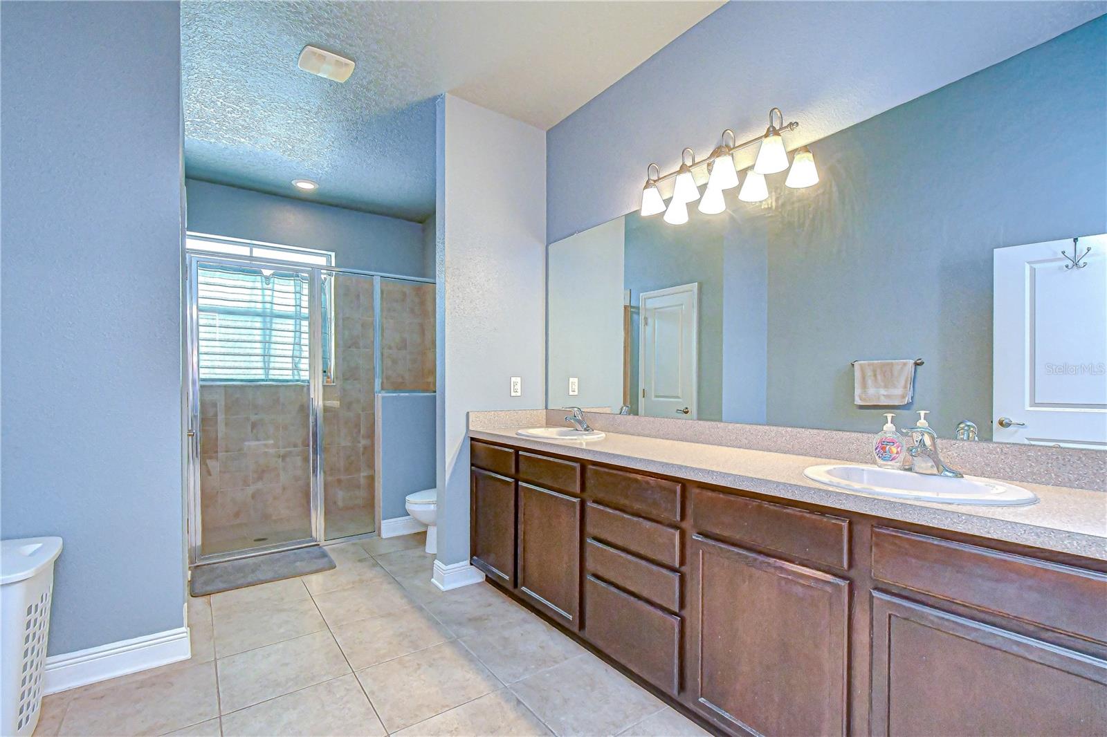 Image 28 of 73 For 11308 Wickersley Place