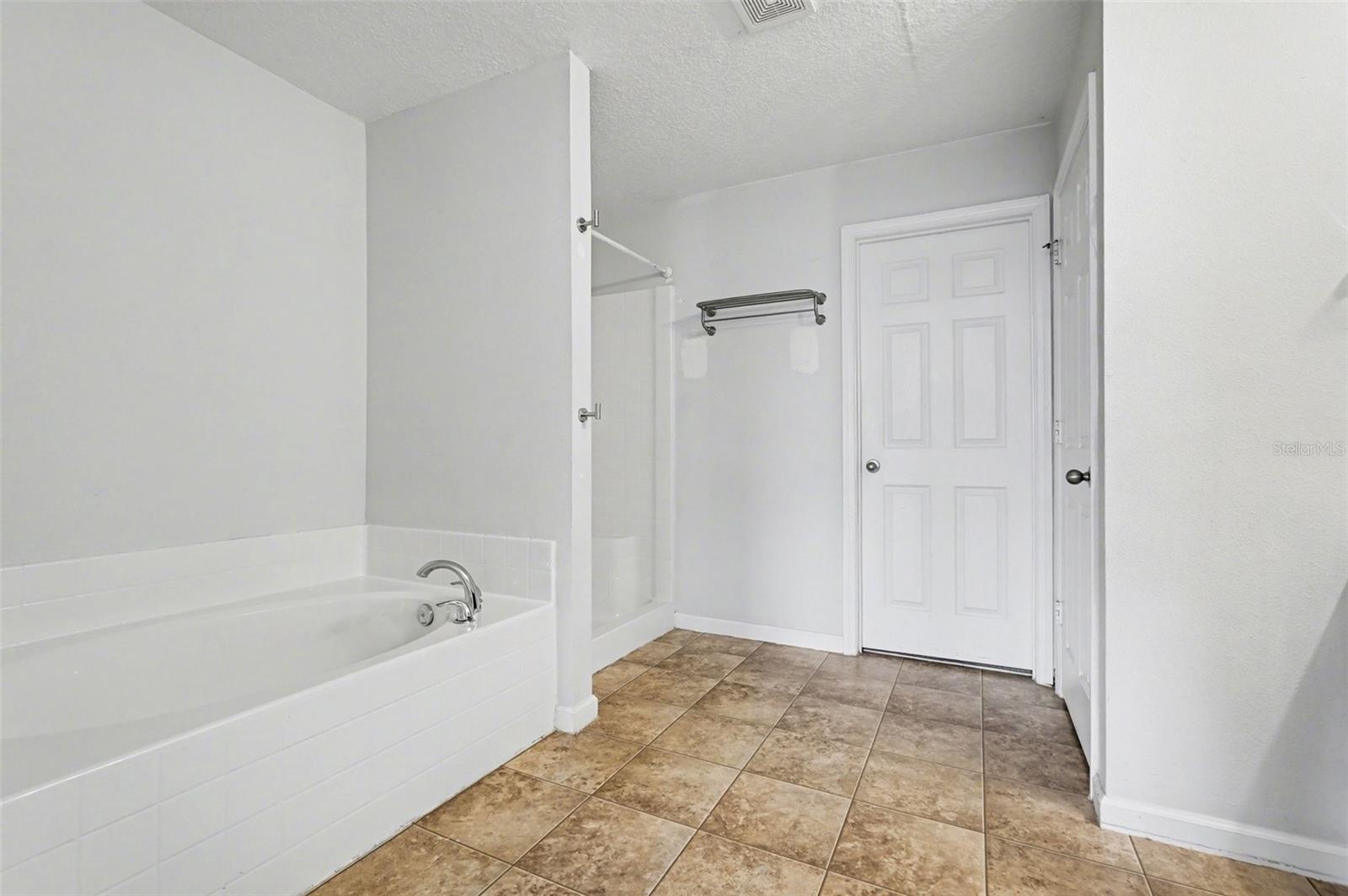 Image 18 of 24 For 115 Pipewort Court Sw