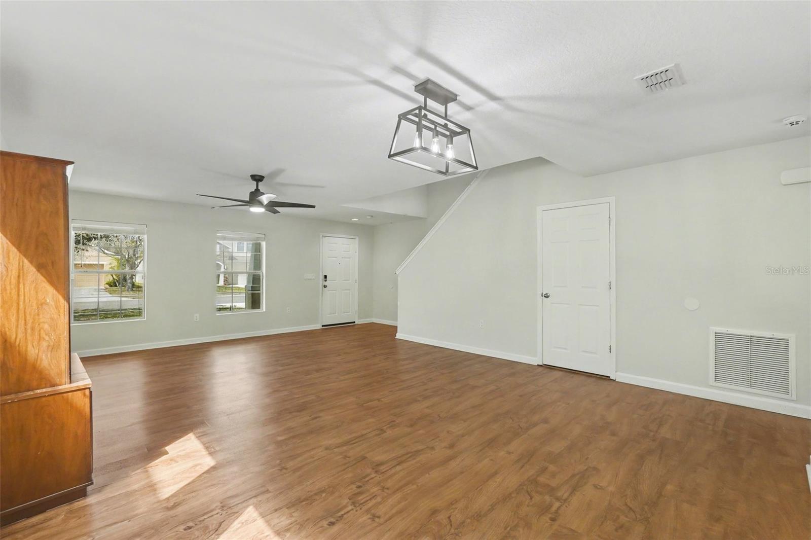 Image 4 of 24 For 115 Pipewort Court Sw