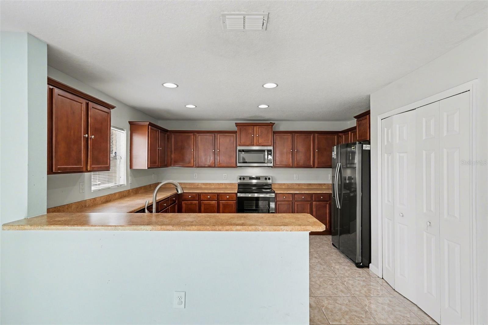 Image 7 of 24 For 115 Pipewort Court Sw