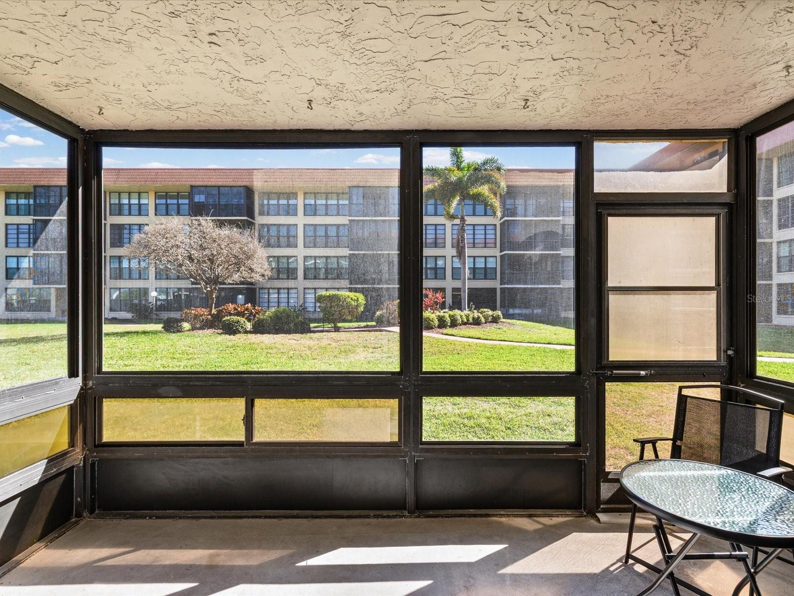 Image 15 of 40 For 19701 Gulf Boulevard 105