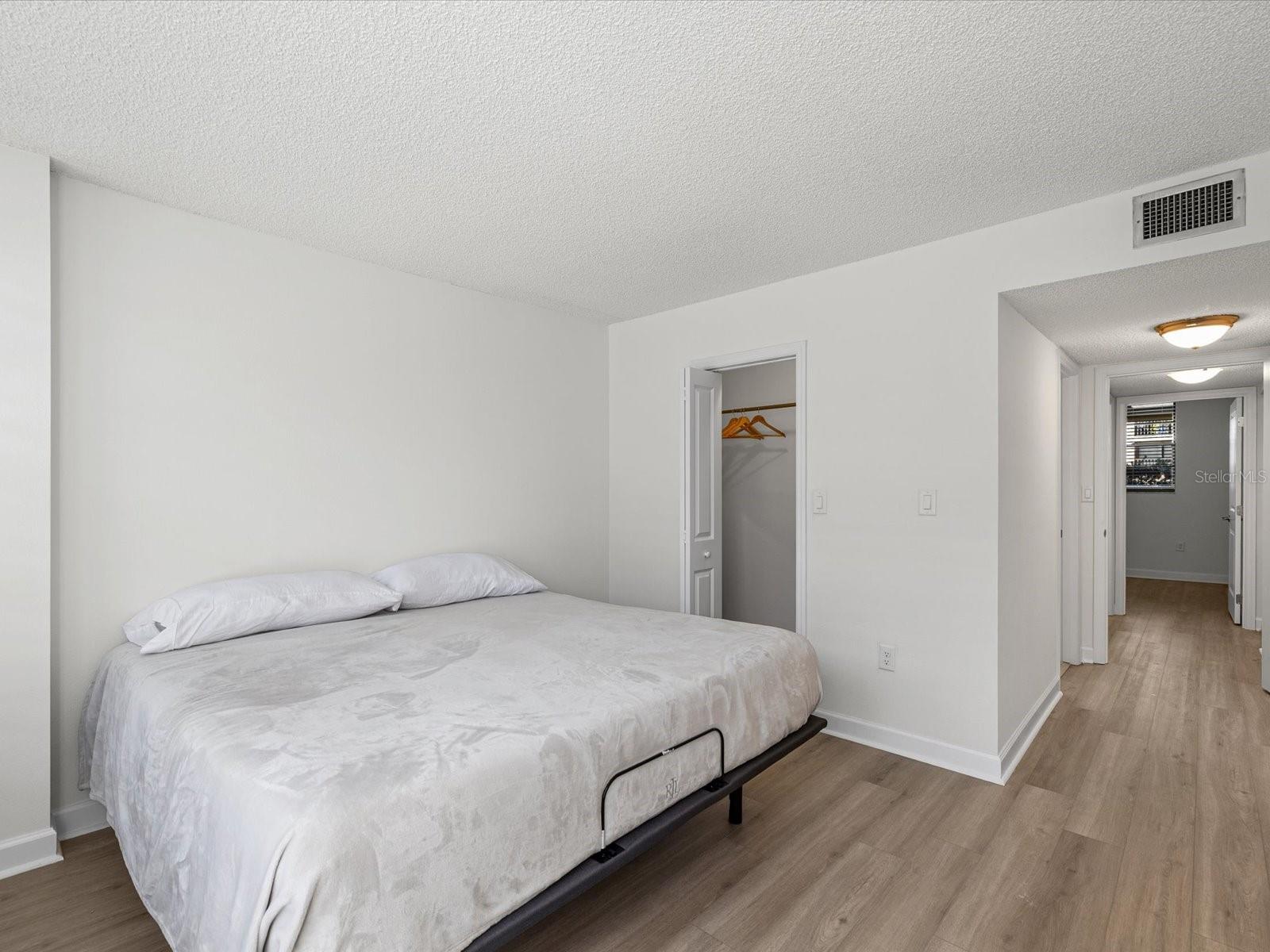 Image 17 of 40 For 19701 Gulf Boulevard 105