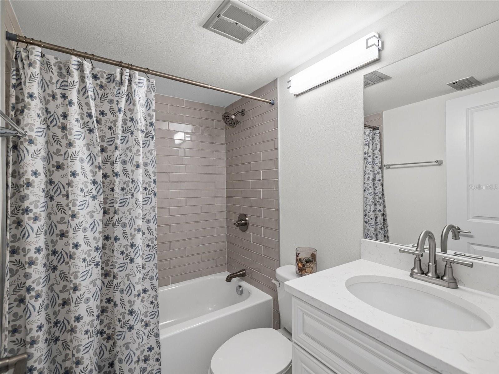 Image 19 of 40 For 19701 Gulf Boulevard 105