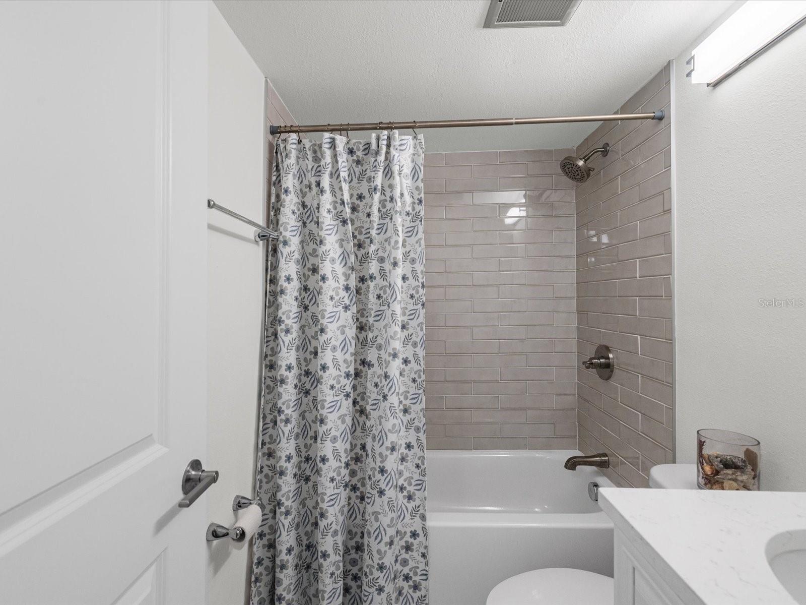 Image 20 of 40 For 19701 Gulf Boulevard 105