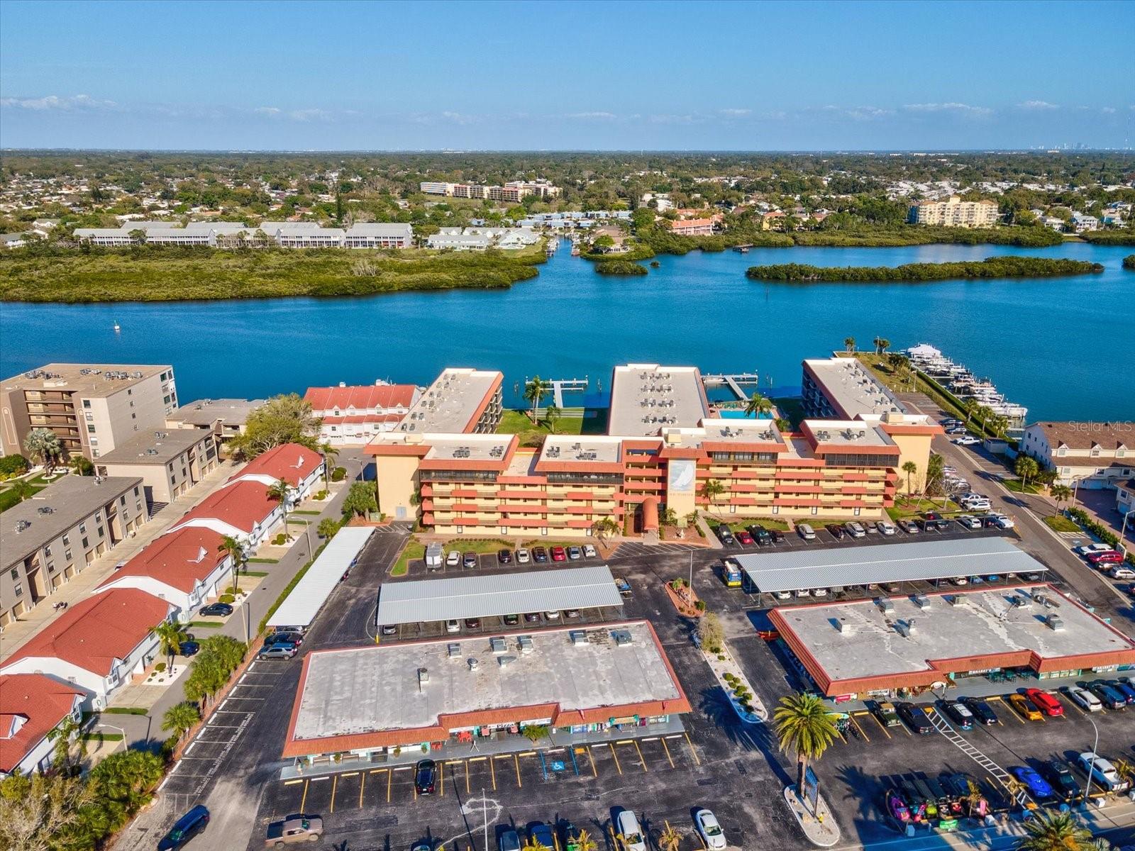 Image 30 of 40 For 19701 Gulf Boulevard 105