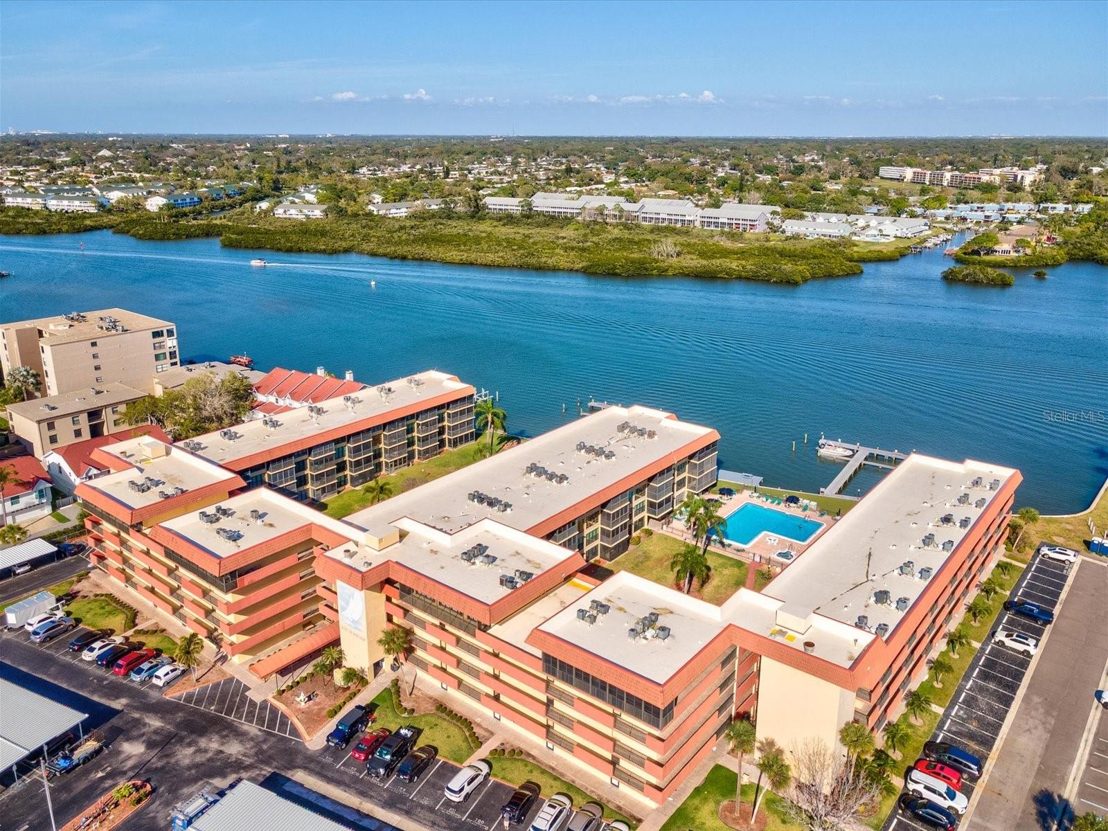 Image 31 of 40 For 19701 Gulf Boulevard 105